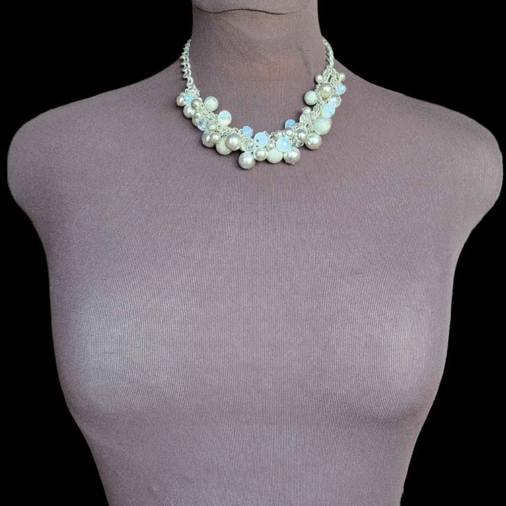 Cluster beaded necklace 